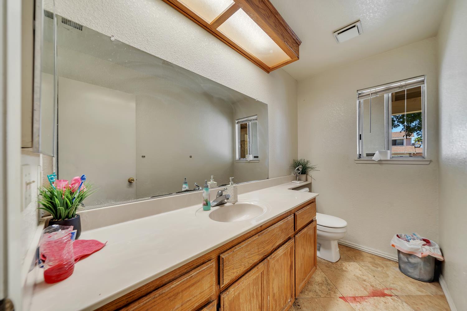 3304 WAYNESBORO Ct, Ceres, CA 95307