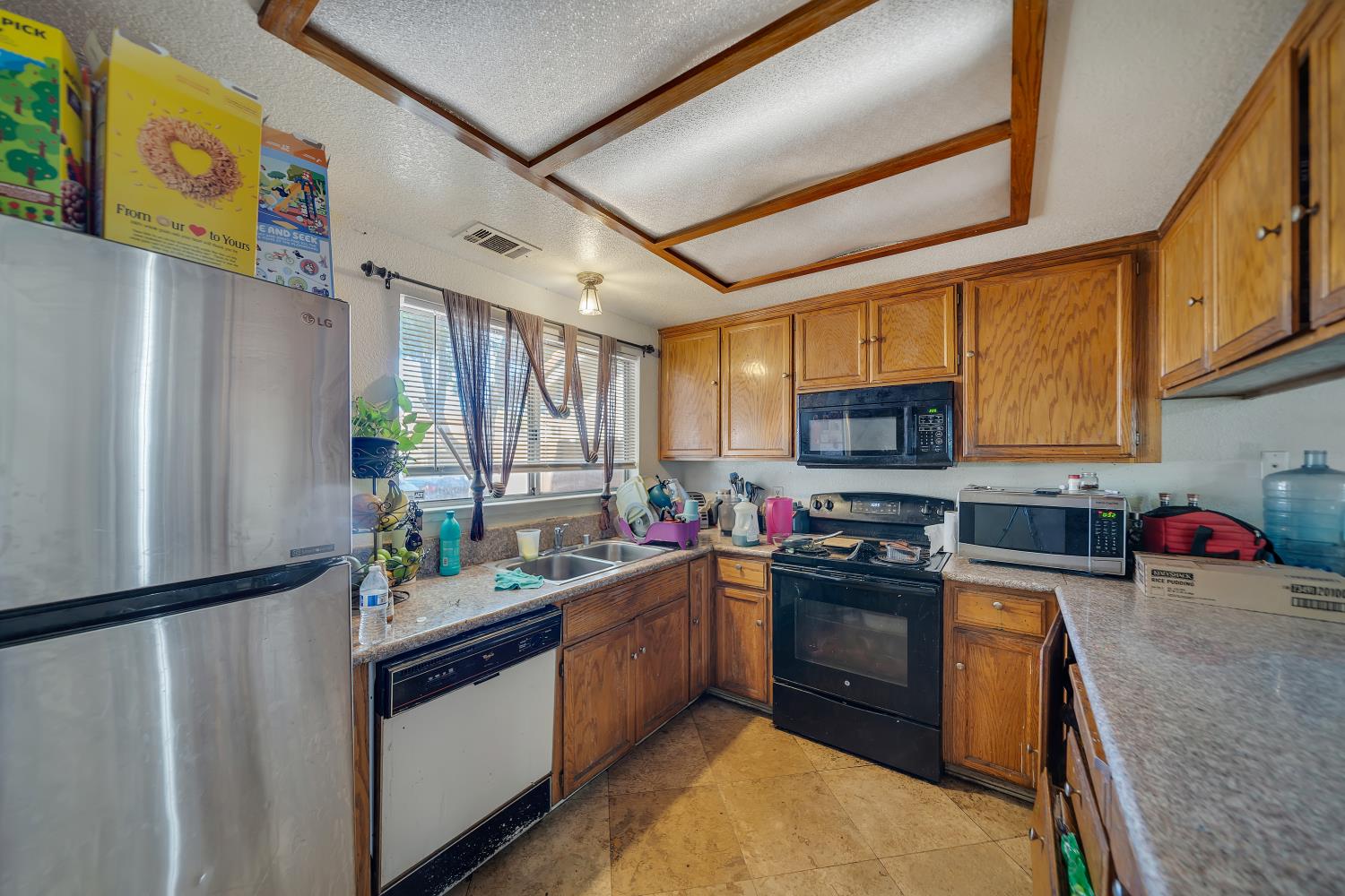 3304 WAYNESBORO Ct, Ceres, CA 95307