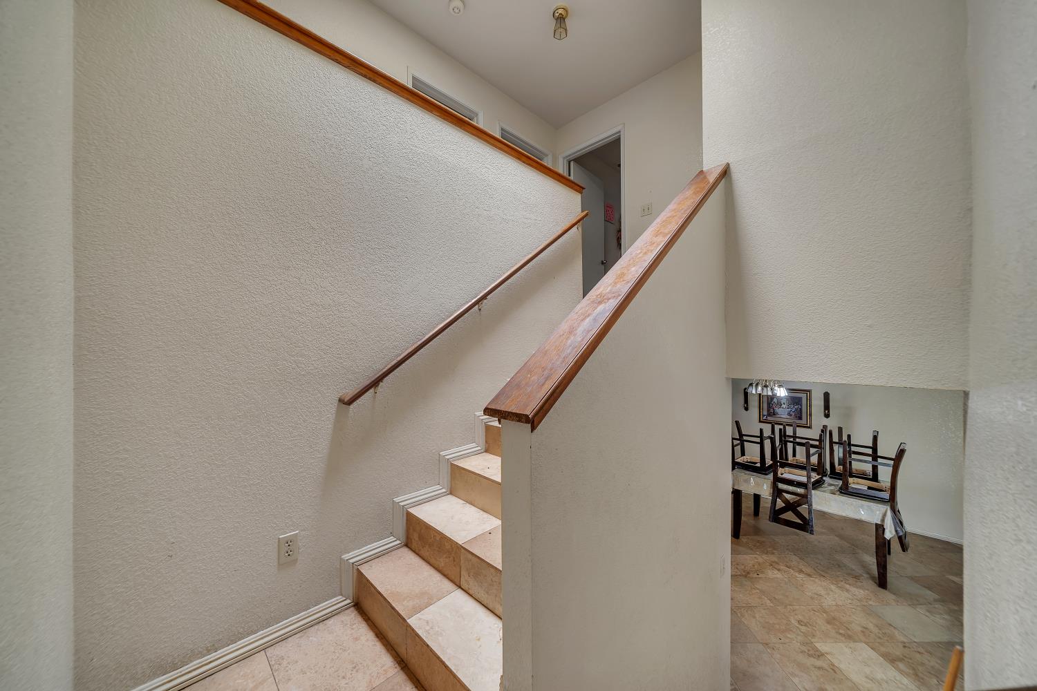 3304 WAYNESBORO Ct, Ceres, CA 95307