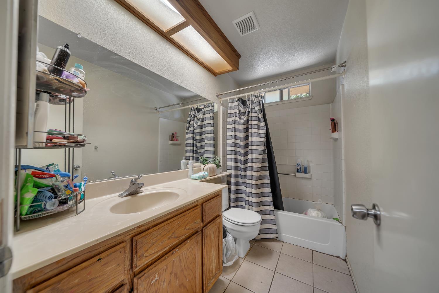 3304 WAYNESBORO Ct, Ceres, CA 95307