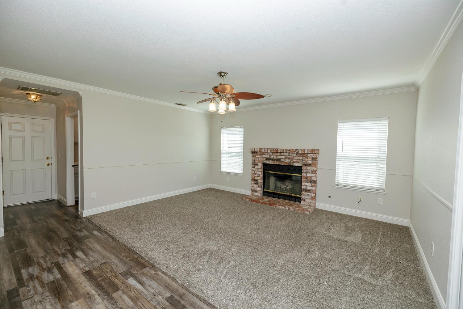 1513 Ullrey Ave, Escalon, CA 95320