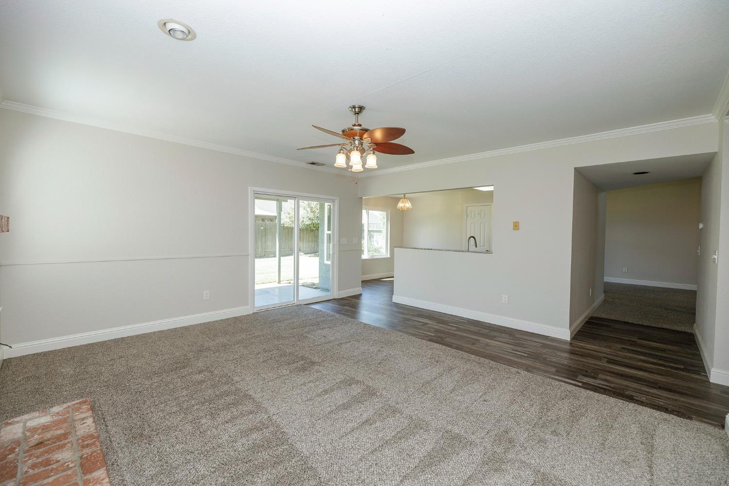 1513 Ullrey Ave, Escalon, CA 95320