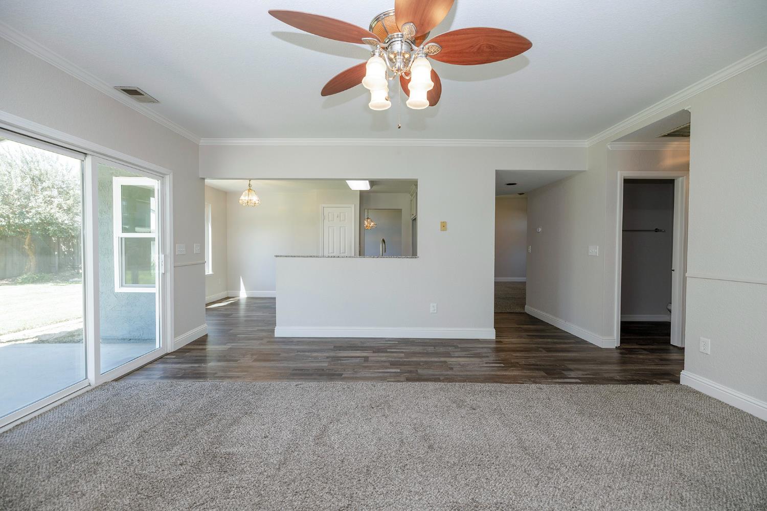 1513 Ullrey Ave, Escalon, CA 95320
