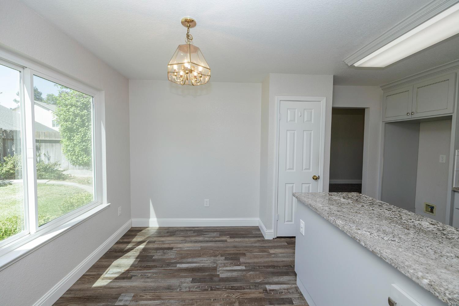 1513 Ullrey Ave, Escalon, CA 95320