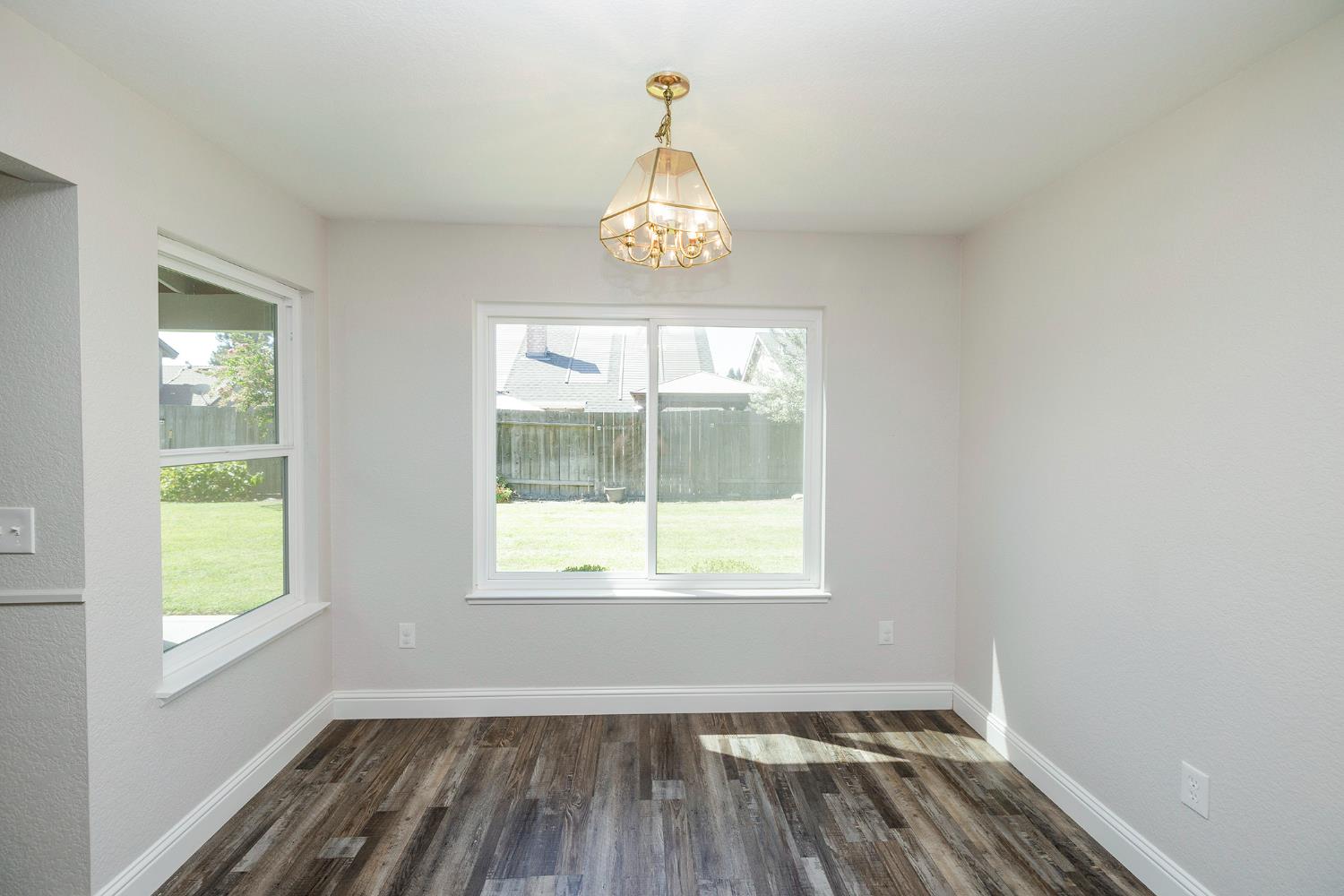 1513 Ullrey Ave, Escalon, CA 95320