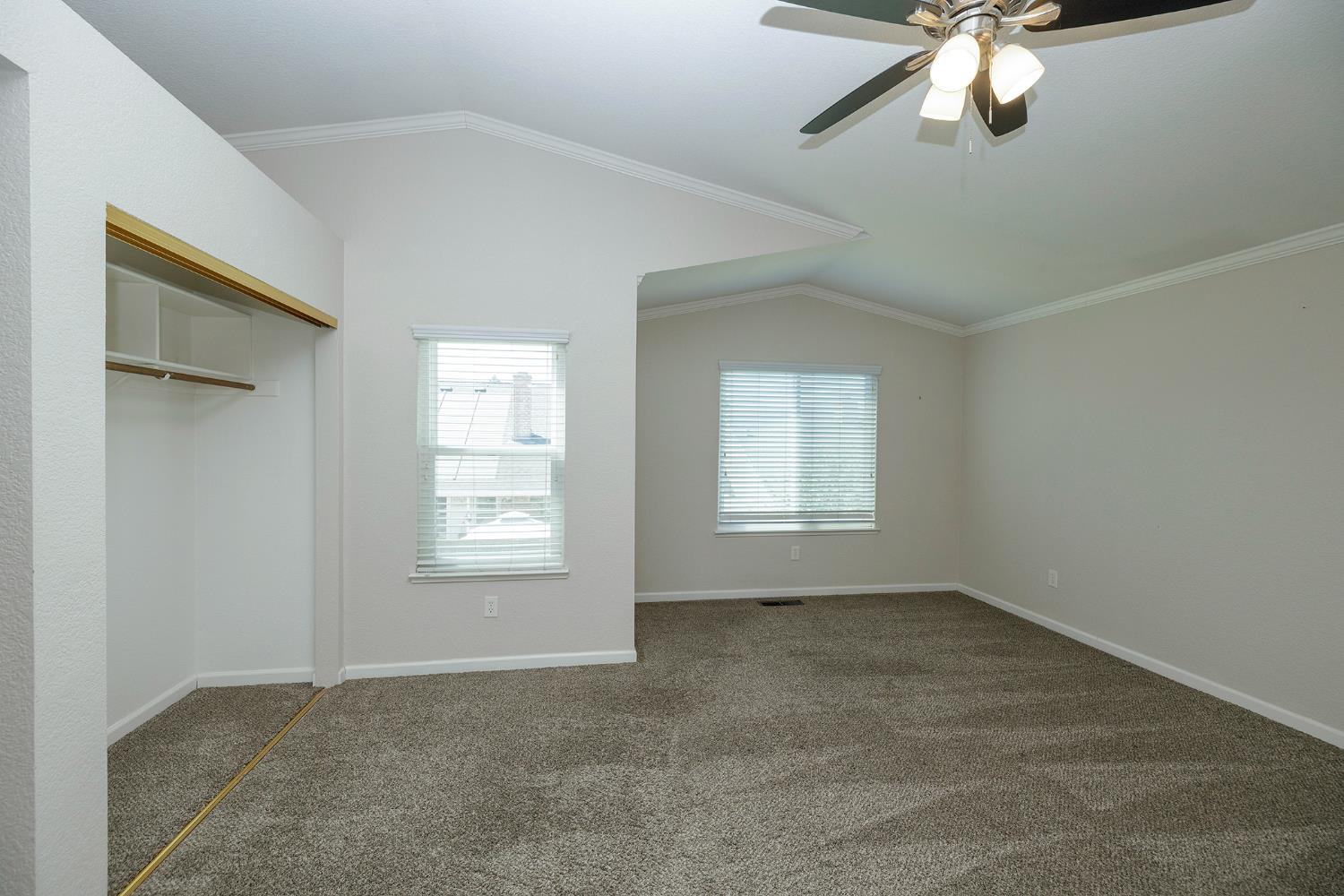 1513 Ullrey Ave, Escalon, CA 95320