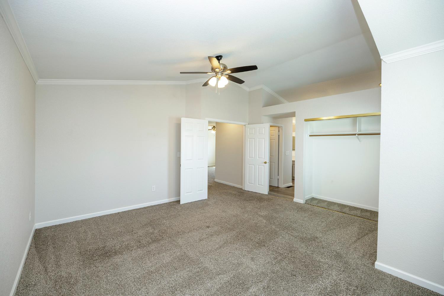 1513 Ullrey Ave, Escalon, CA 95320
