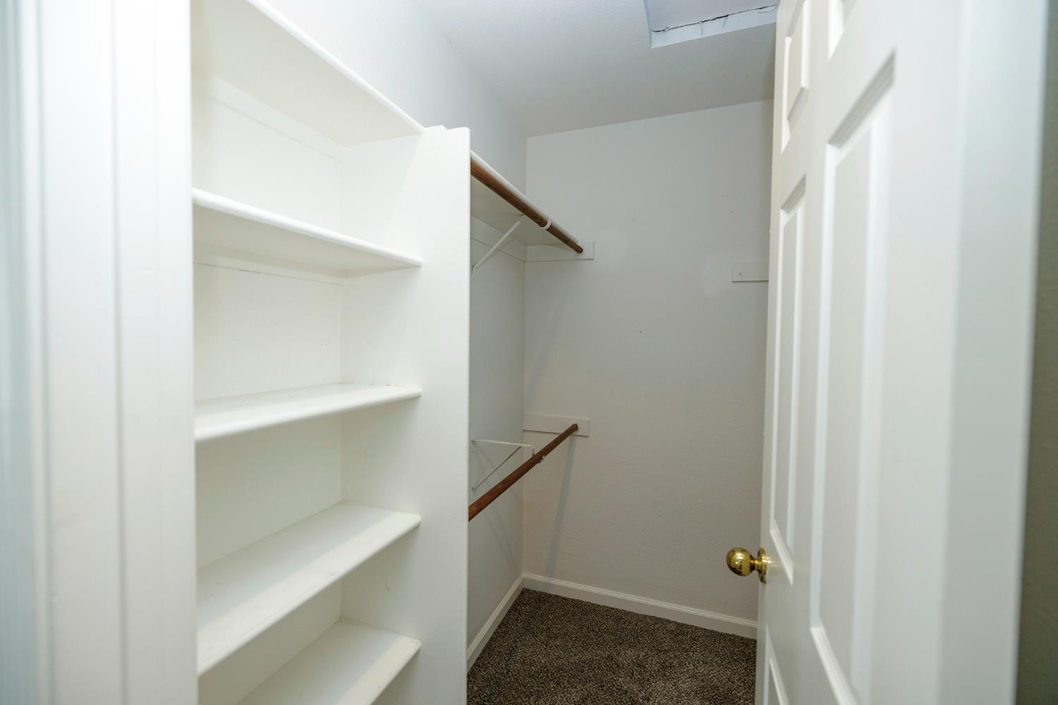 1513 Ullrey Ave, Escalon, CA 95320