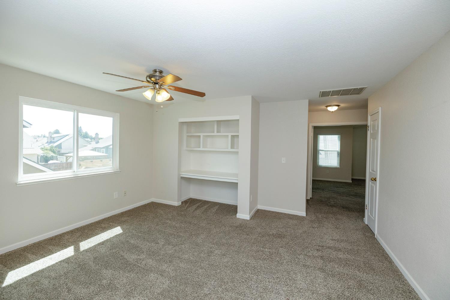 1513 Ullrey Ave, Escalon, CA 95320