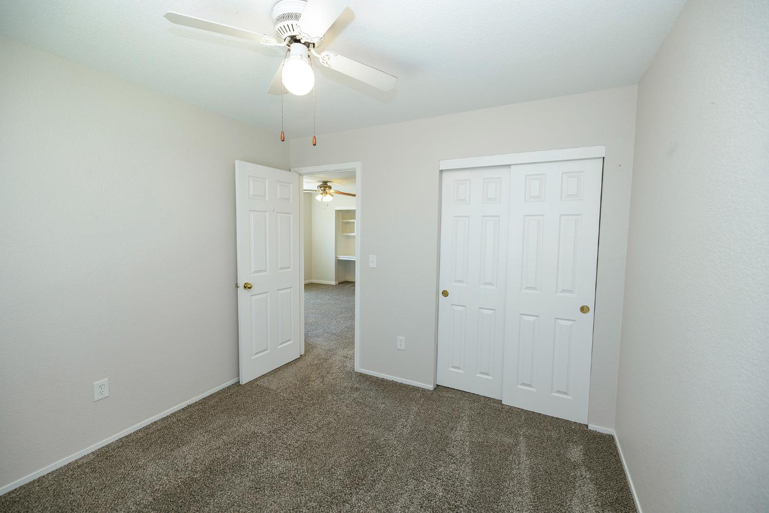 1513 Ullrey Ave, Escalon, CA 95320
