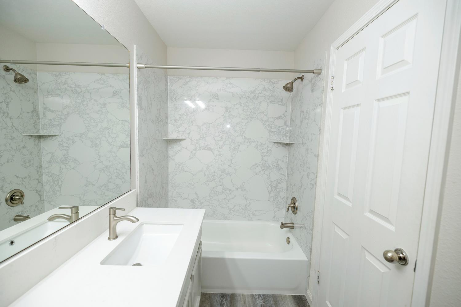 1513 Ullrey Ave, Escalon, CA 95320