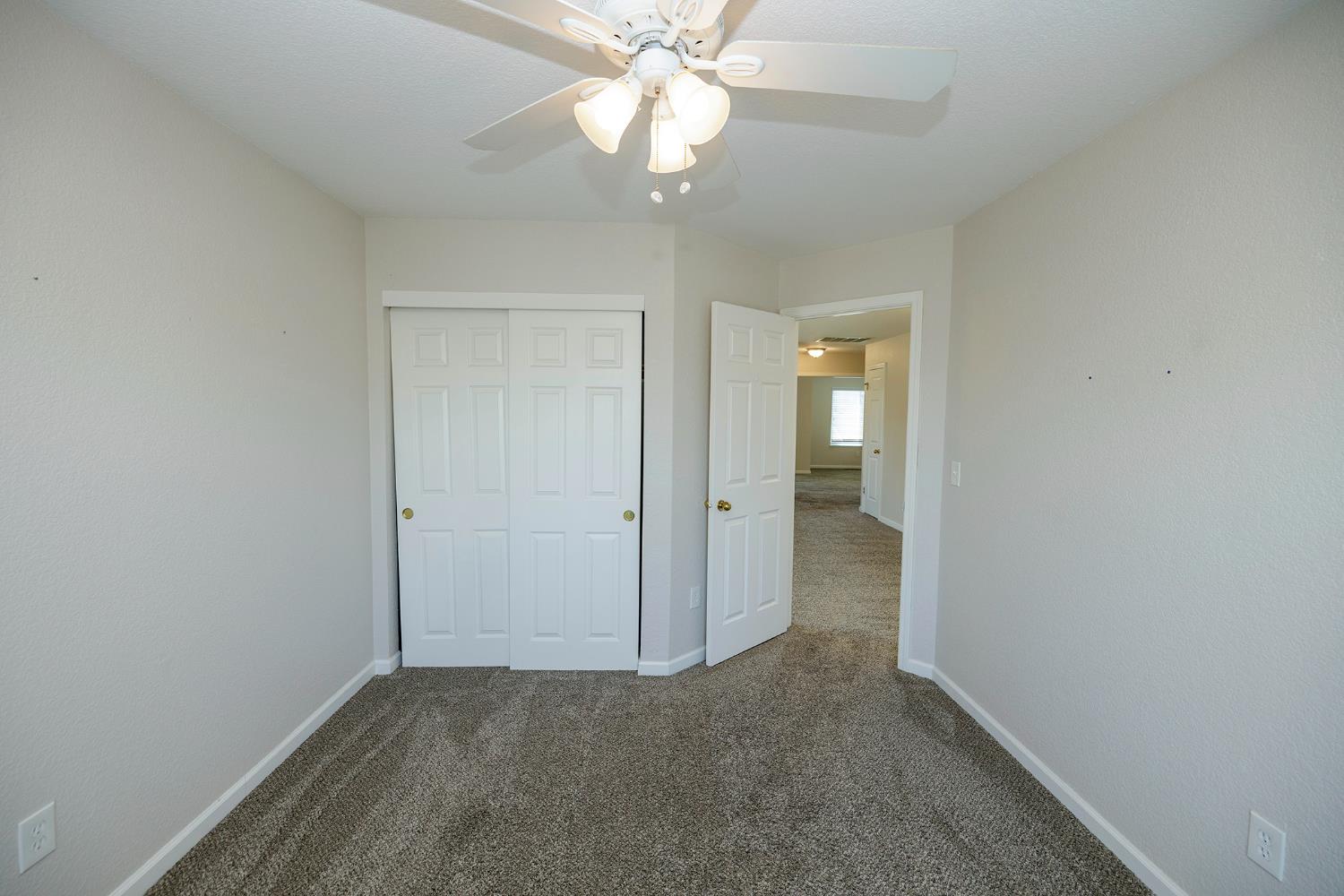 1513 Ullrey Ave, Escalon, CA 95320