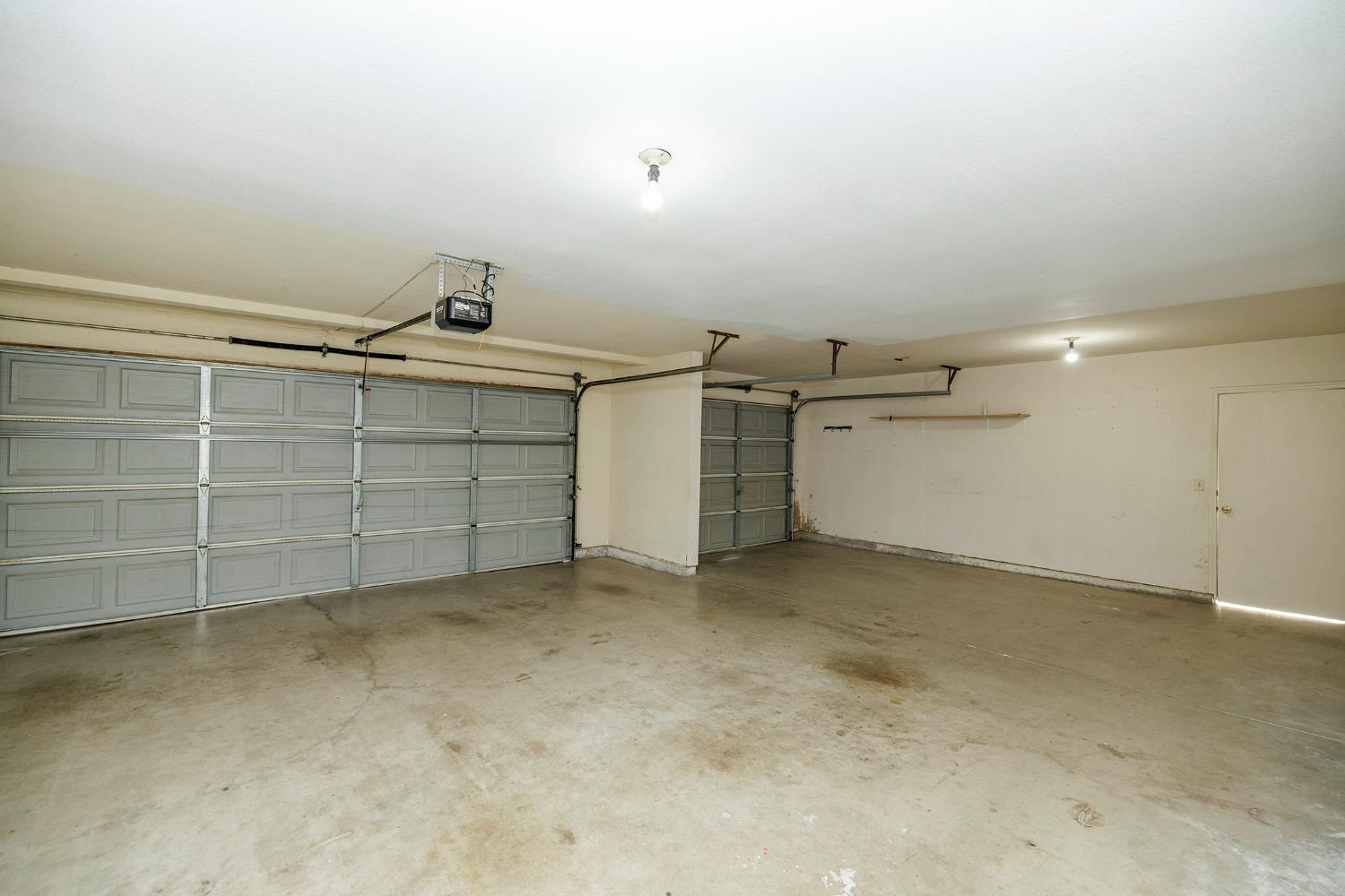1513 Ullrey Ave, Escalon, CA 95320