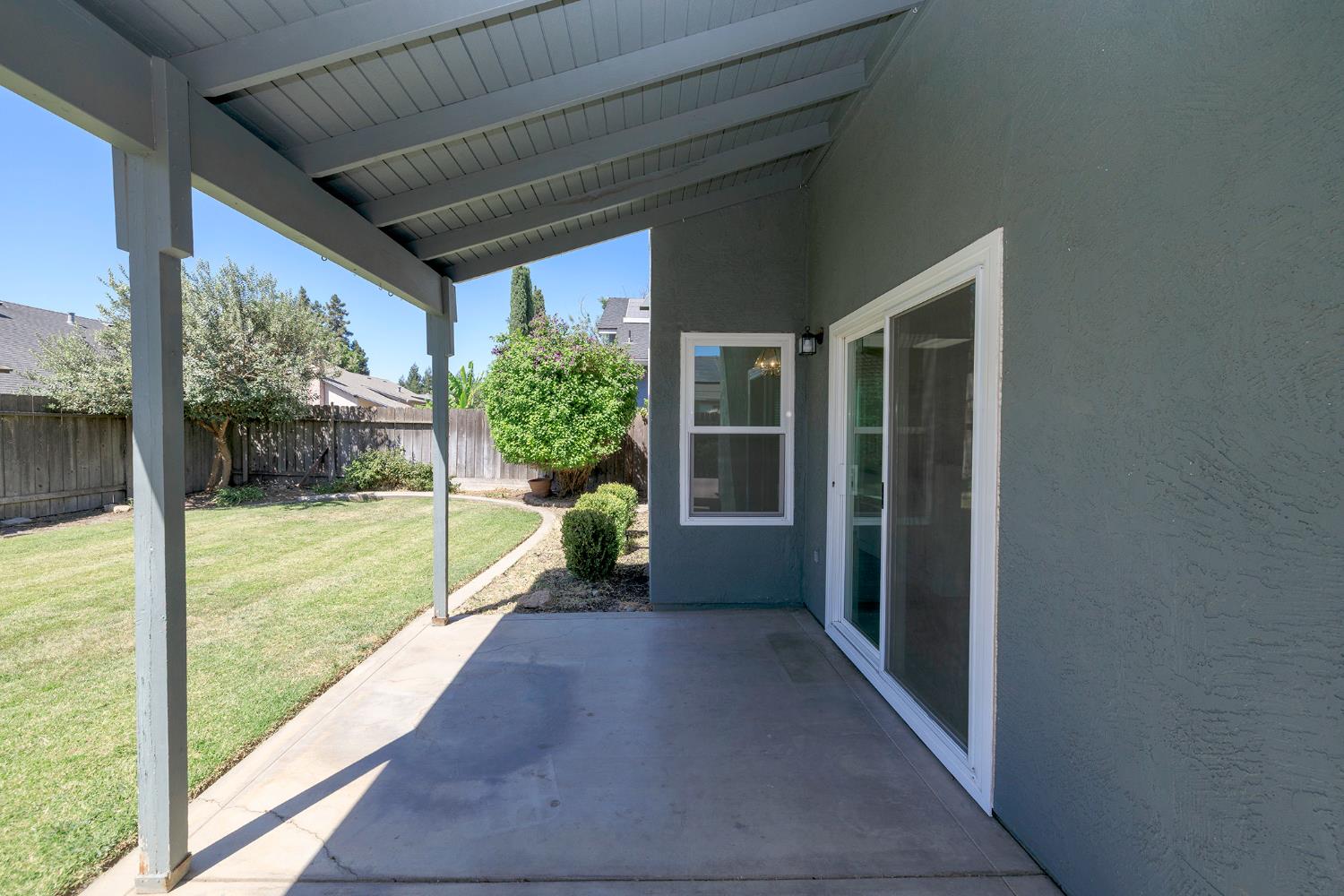1513 Ullrey Ave, Escalon, CA 95320