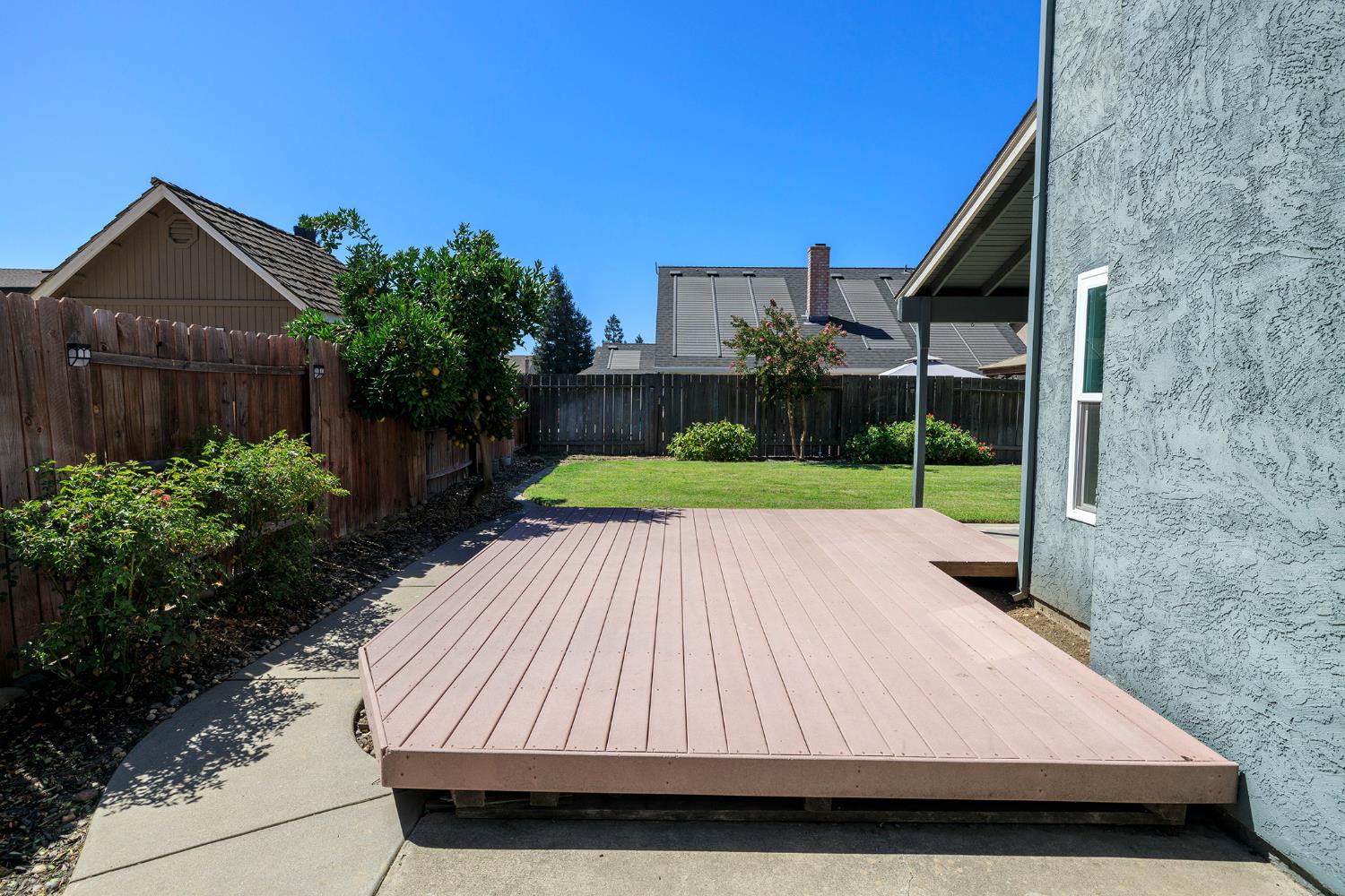 1513 Ullrey Ave, Escalon, CA 95320
