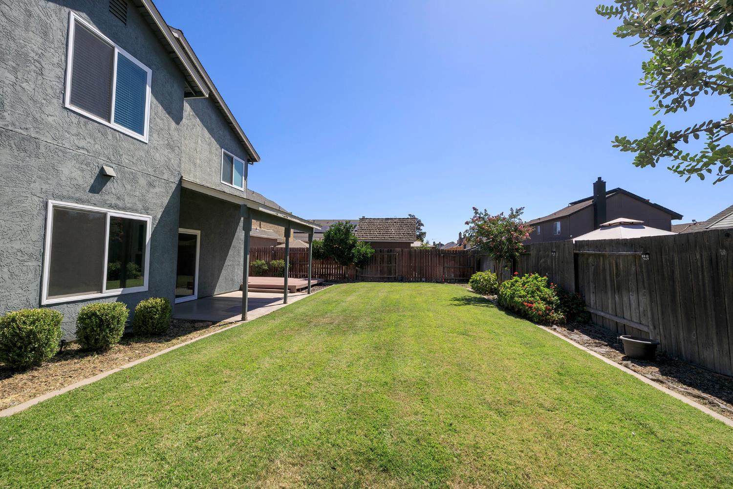 1513 Ullrey Ave, Escalon, CA 95320