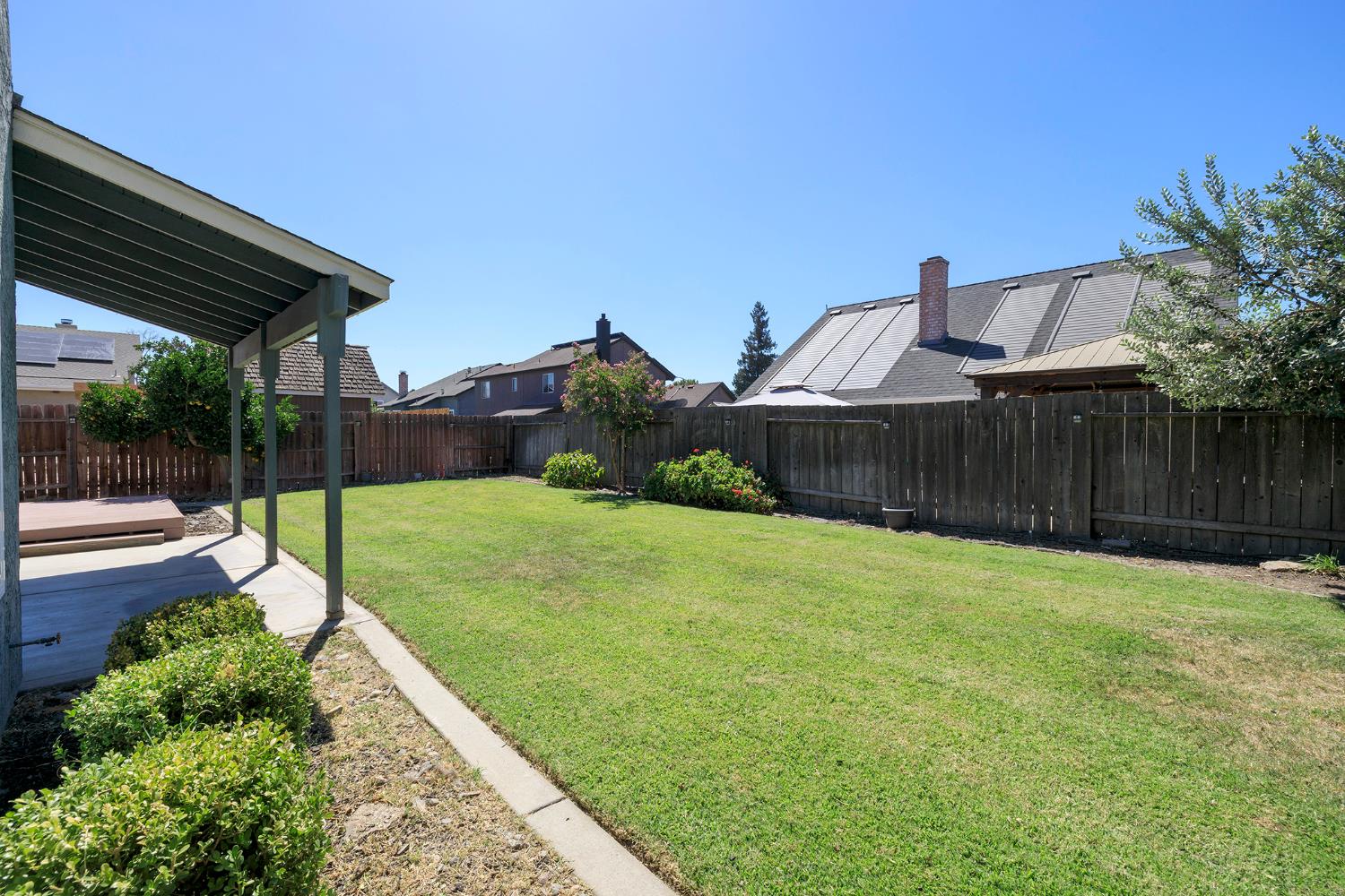 1513 Ullrey Ave, Escalon, CA 95320