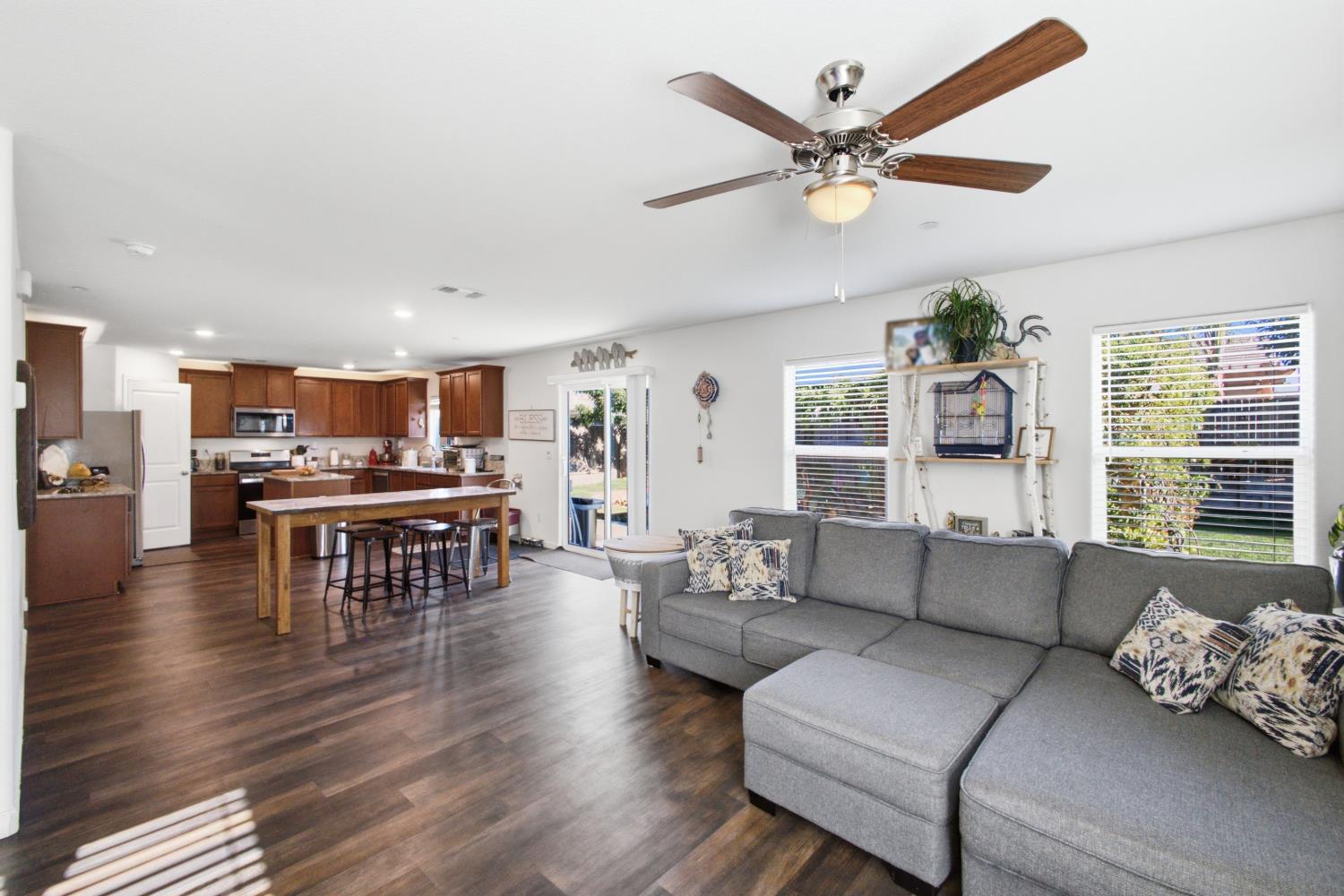 139 Sterling St, Los Banos, CA 93635