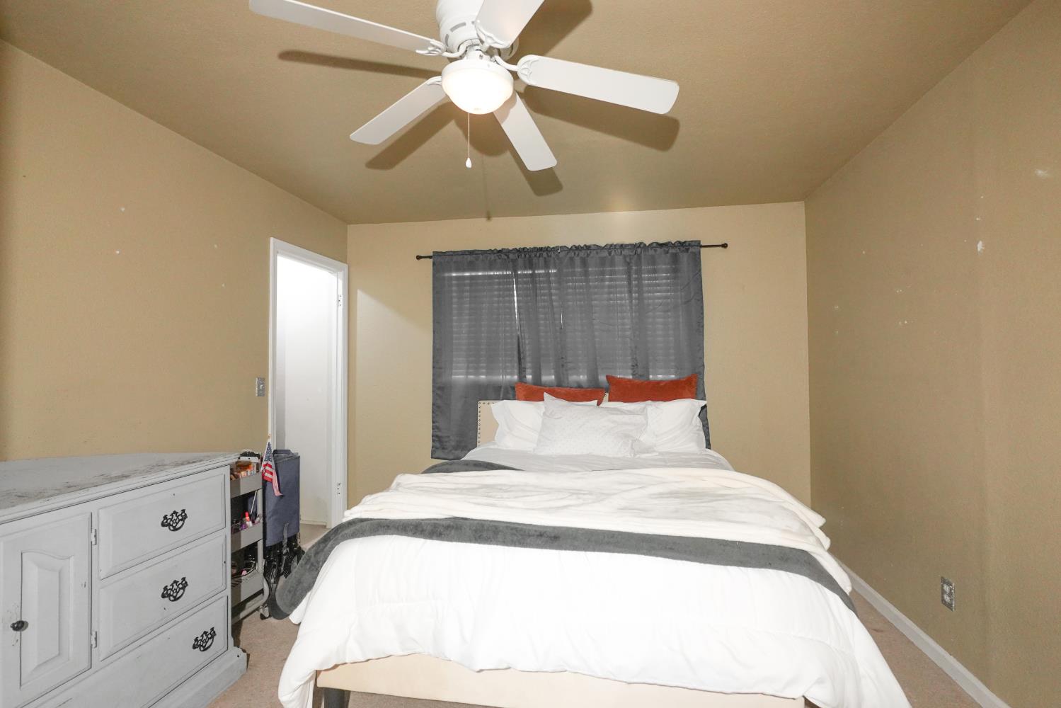 2729 Pioneer St, Merced, CA 95341