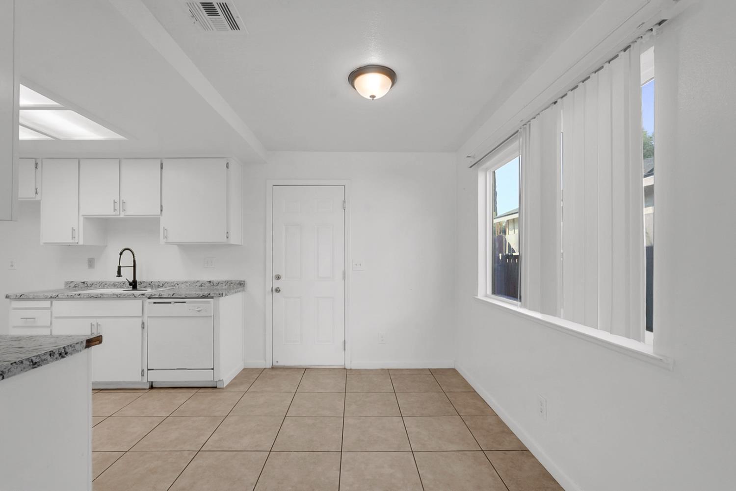 2122 Harrison Ct, Chowchilla, CA 93610