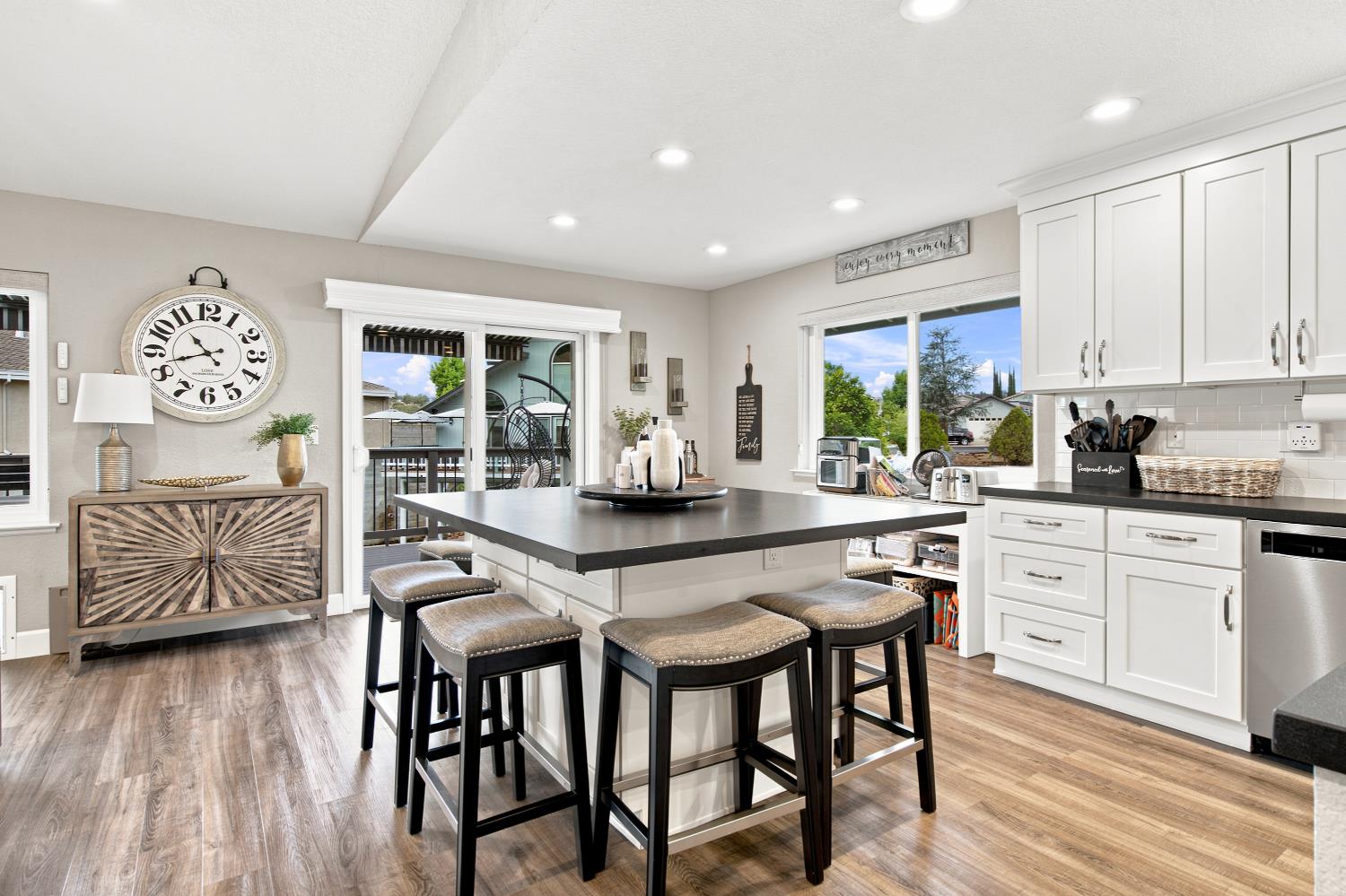 762 Poker Flat Rd, Copperopolis, CA 95228