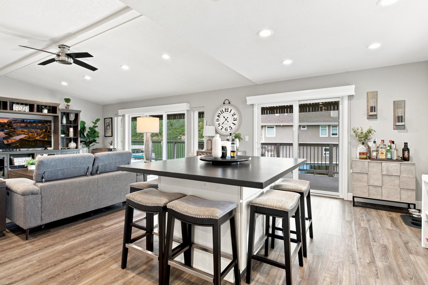 762 Poker Flat Rd, Copperopolis, CA 95228