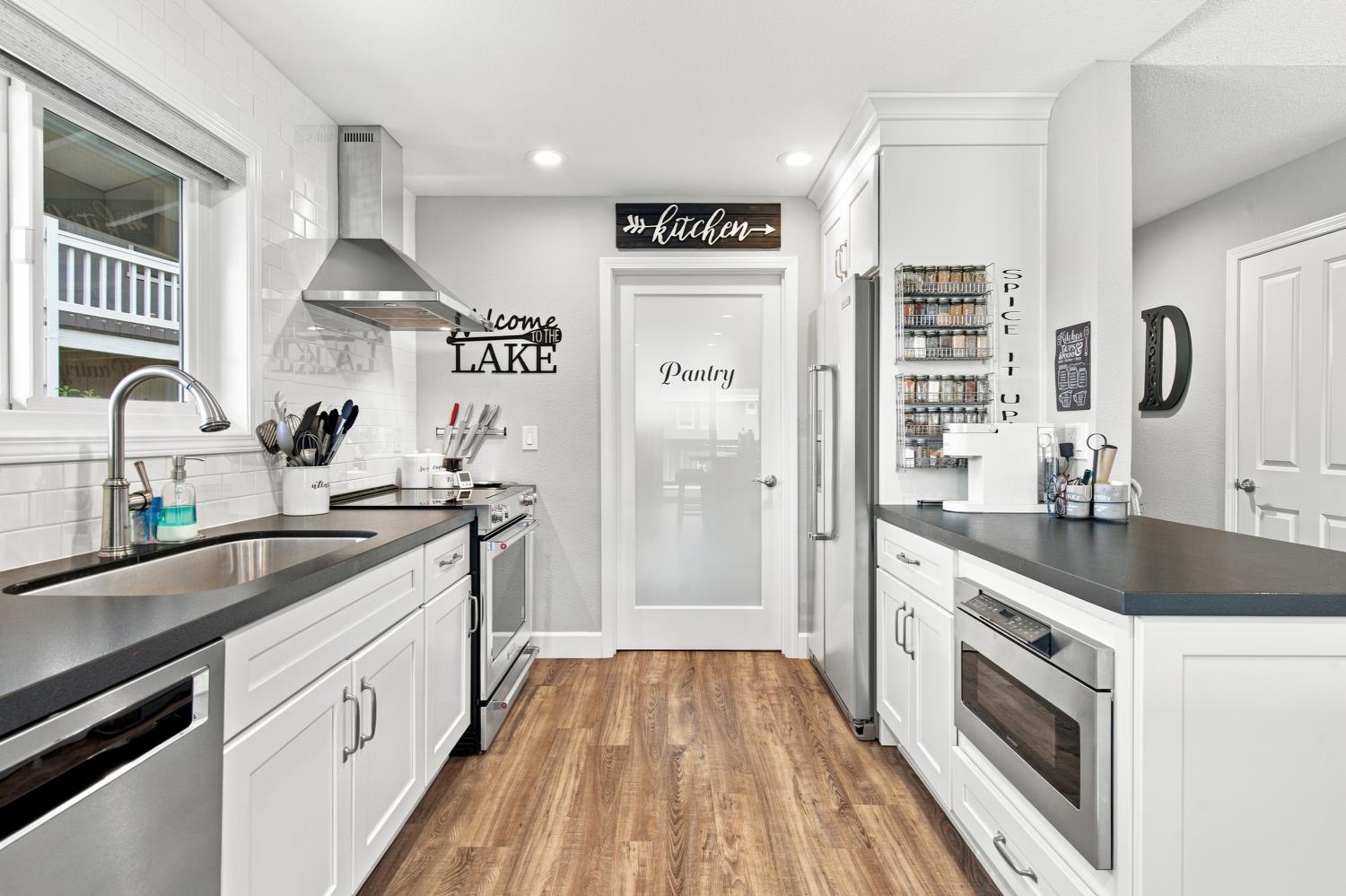 762 Poker Flat Rd, Copperopolis, CA 95228