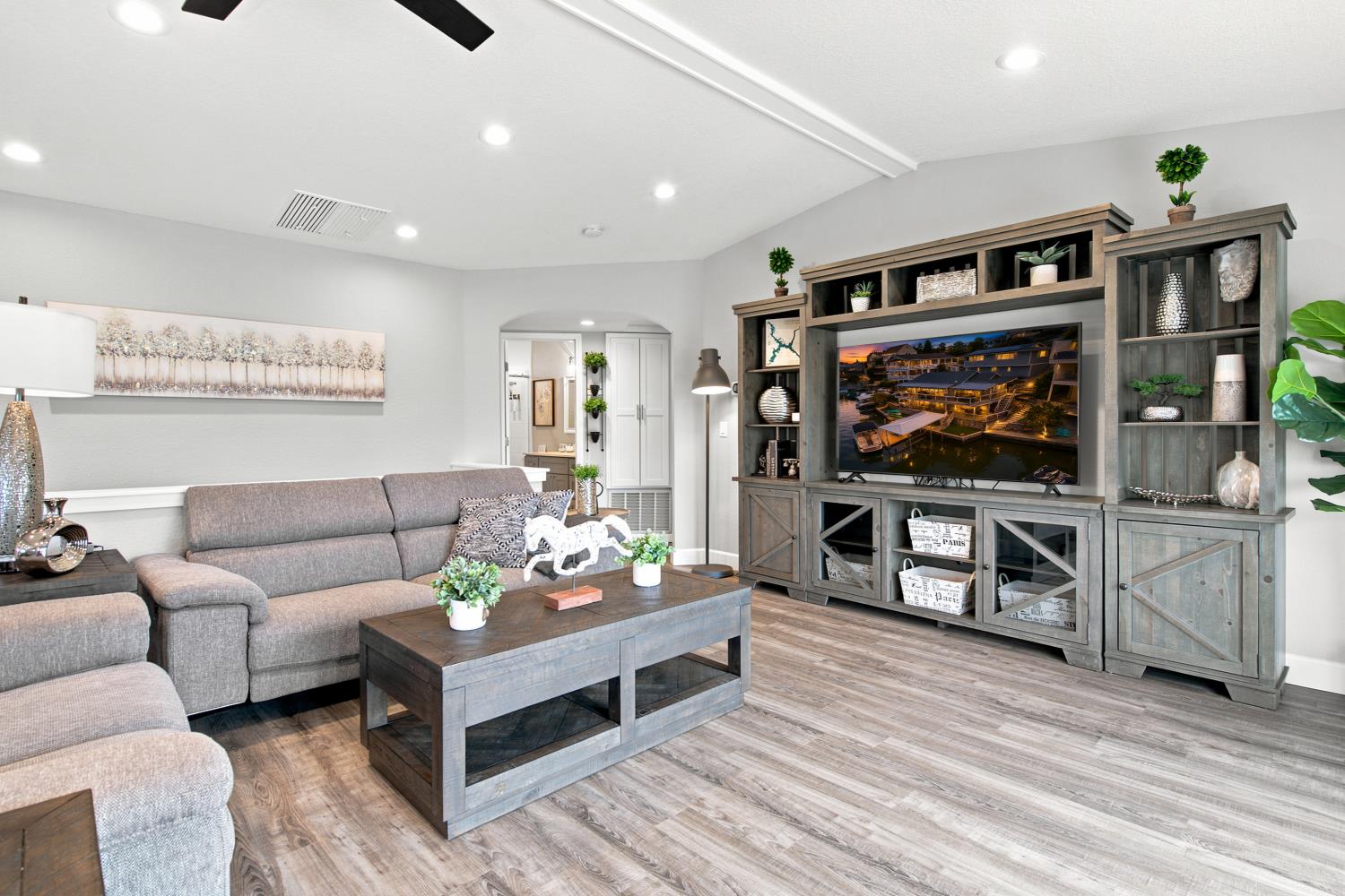 762 Poker Flat Rd, Copperopolis, CA 95228