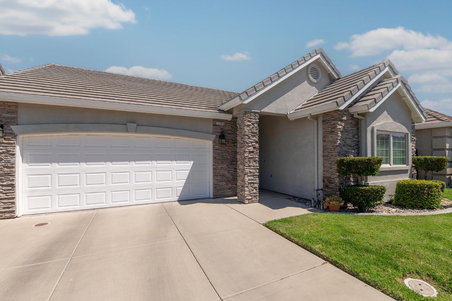2204 Perth Dr, Modesto, CA 95355