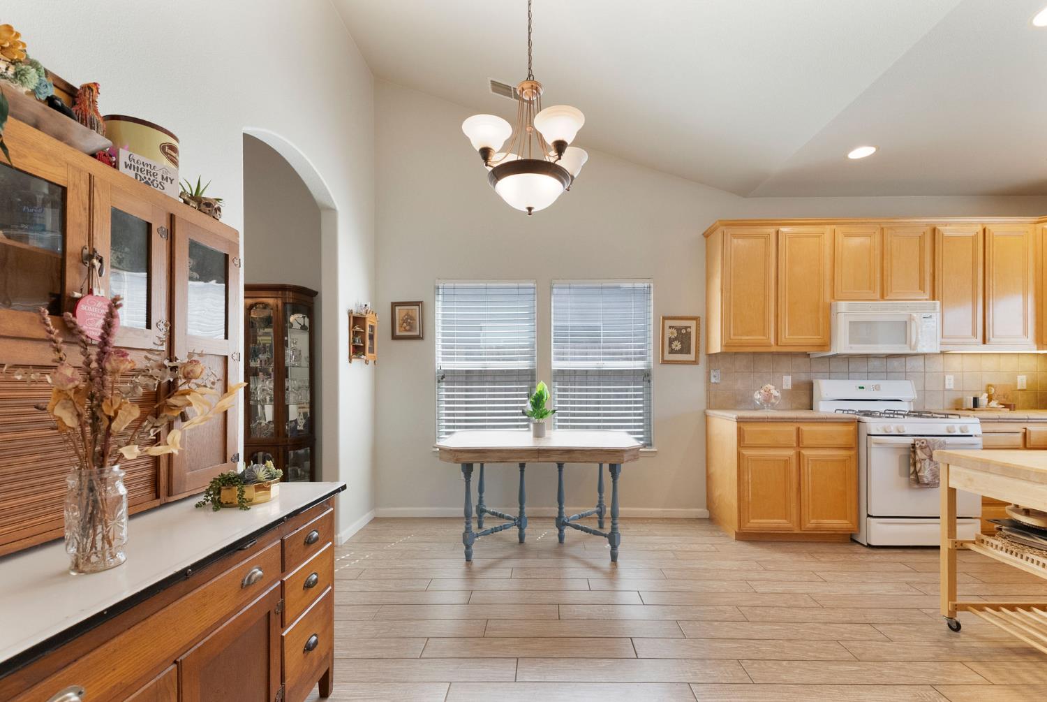 2204 Perth Dr, Modesto, CA 95355