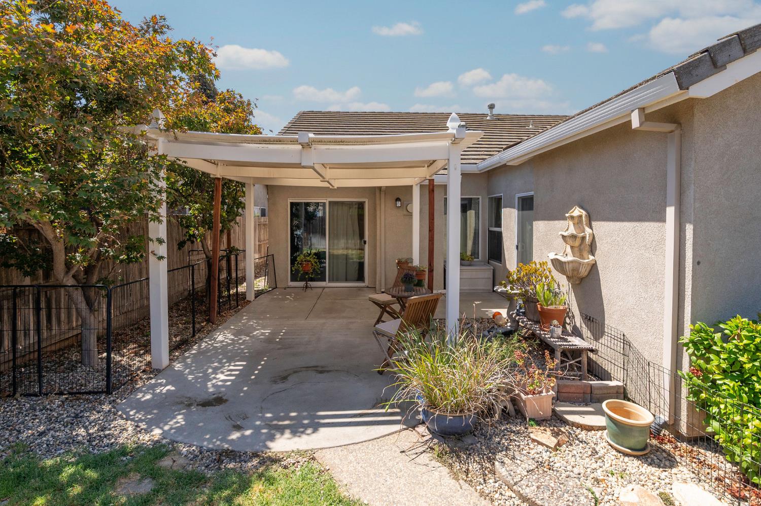 2204 Perth Dr, Modesto, CA 95355
