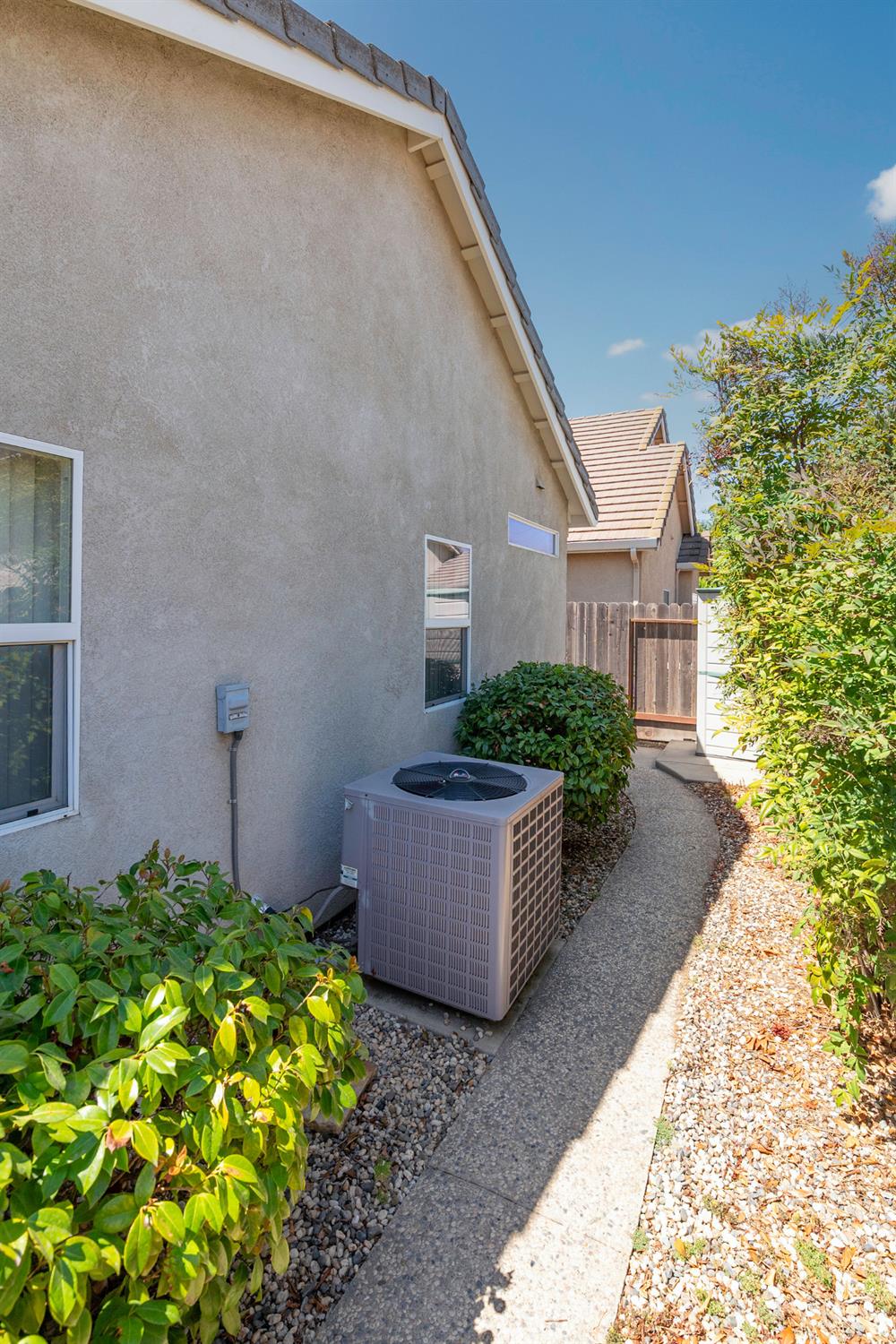 2204 Perth Dr, Modesto, CA 95355