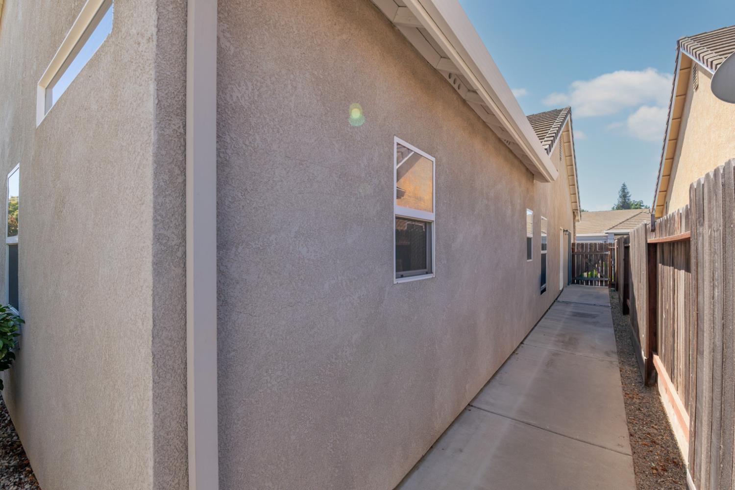 2204 Perth Dr, Modesto, CA 95355