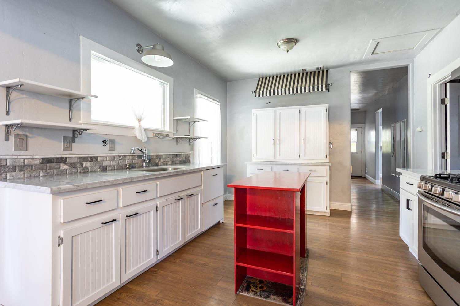 184 Stanislaus Ave, Oakdale, CA 95361
