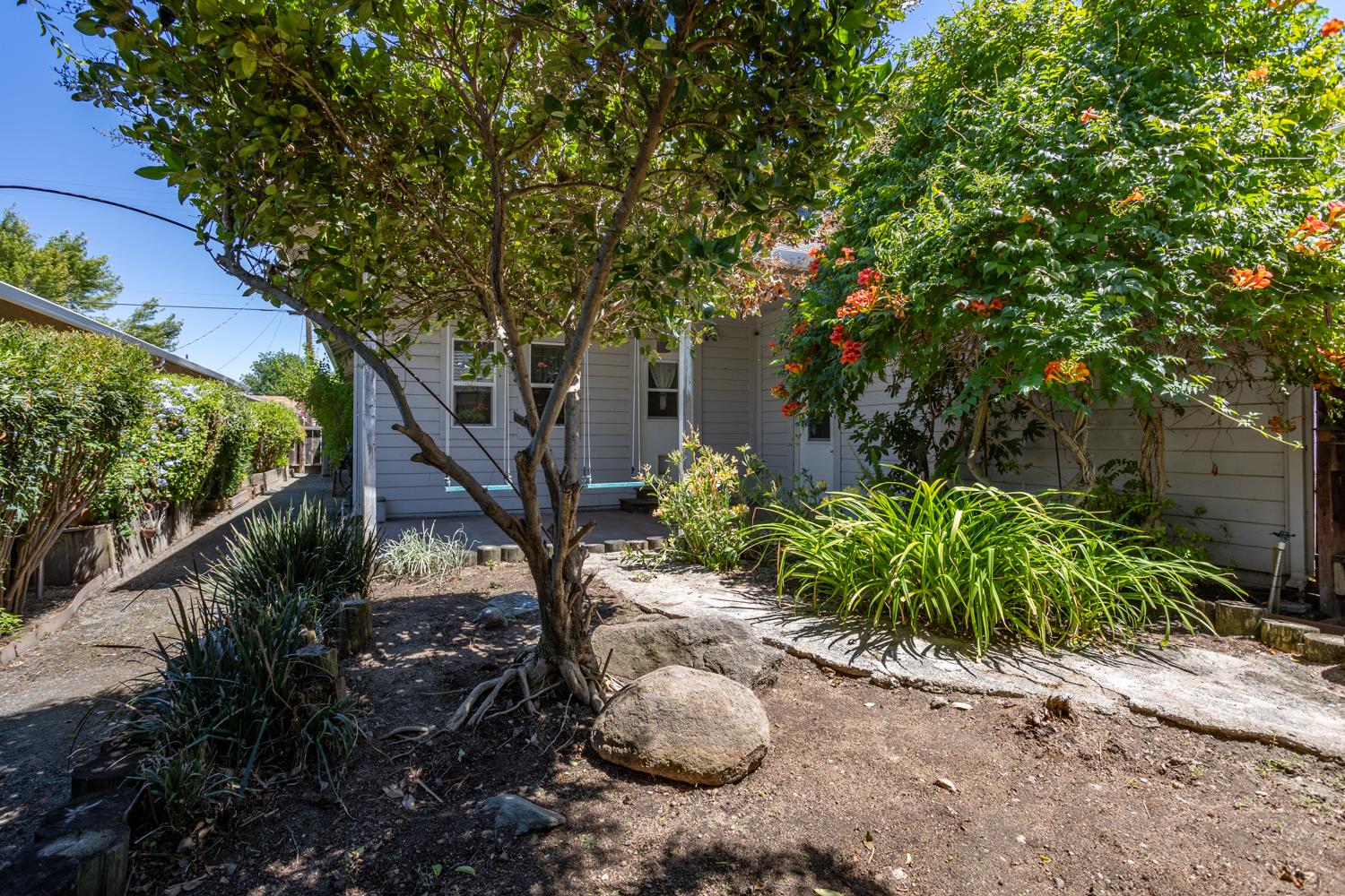 184 Stanislaus Ave, Oakdale, CA 95361