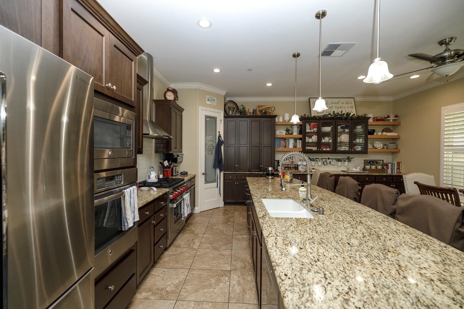 391 Via Attivo, Oakdale, CA 95361
