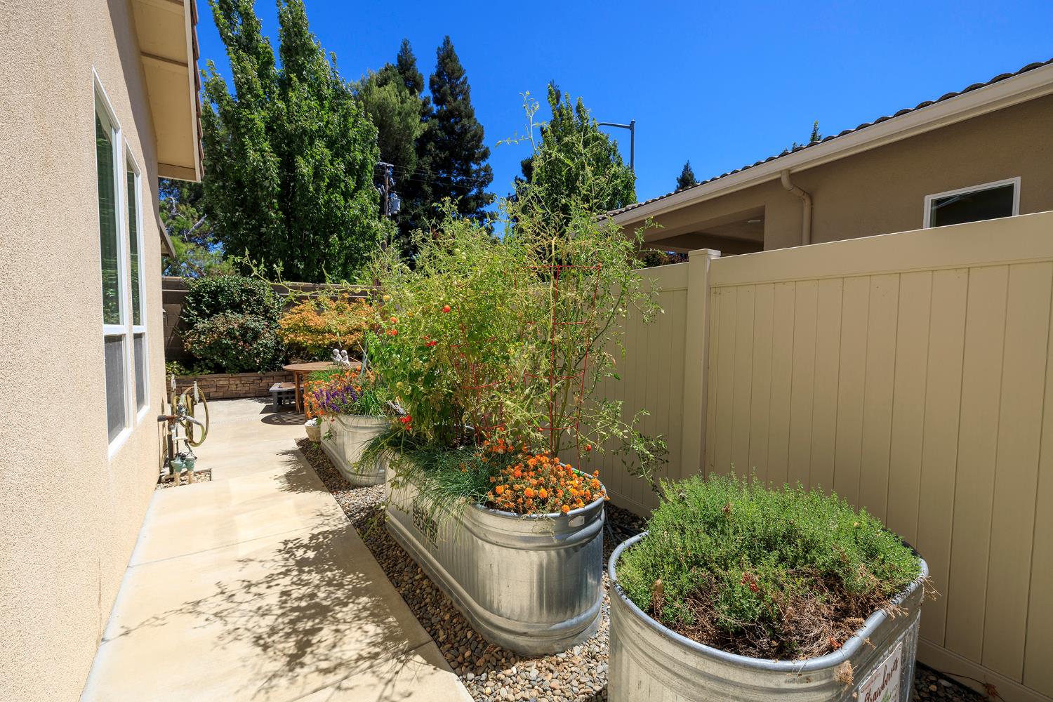 391 Via Attivo, Oakdale, CA 95361