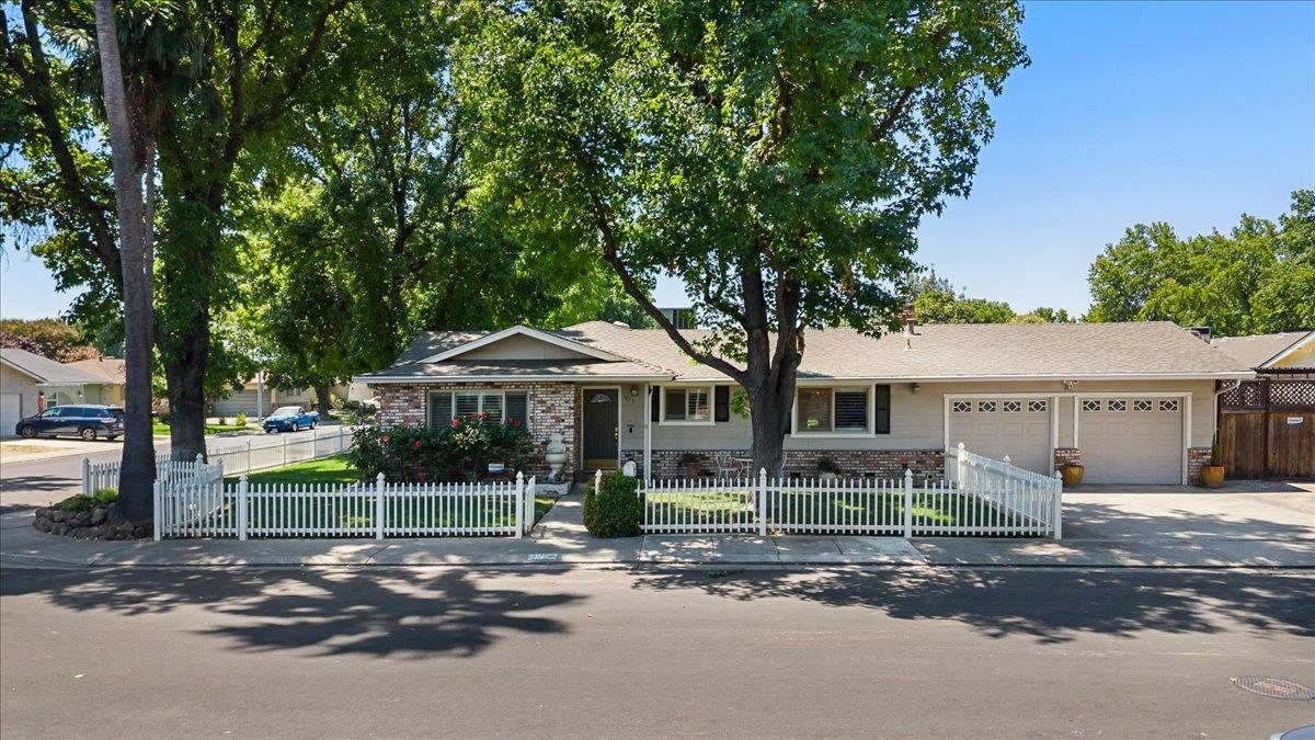 1013 Landee Way, Modesto, CA 95355