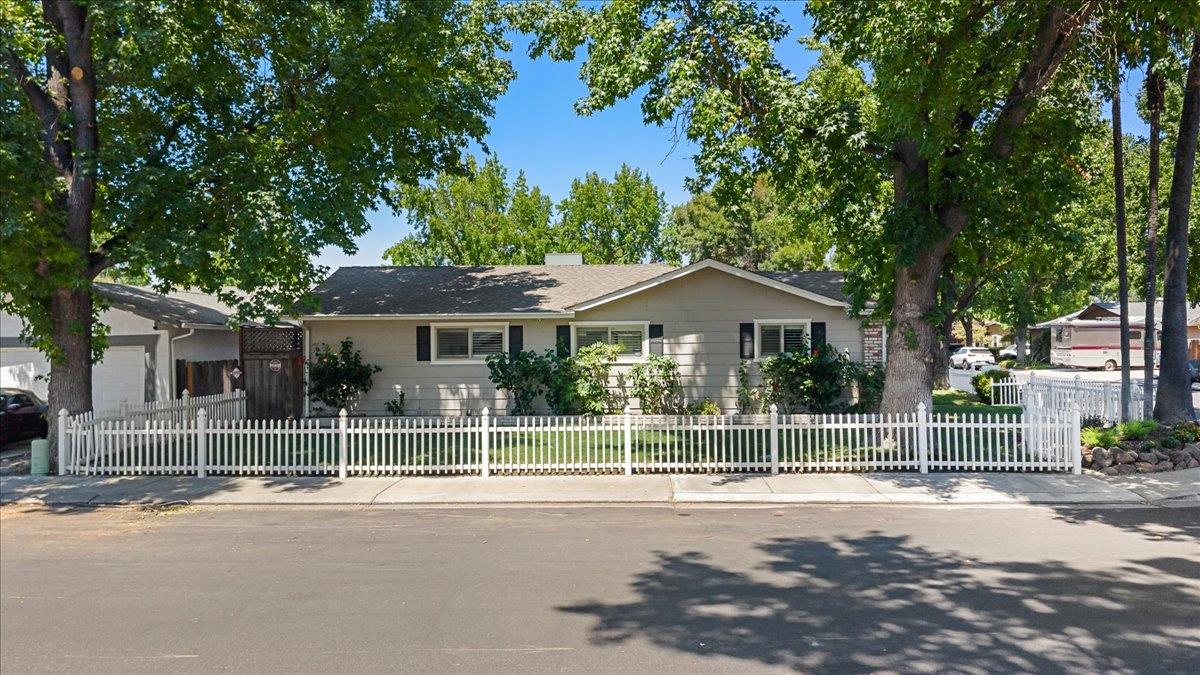 1013 Landee Way, Modesto, CA 95355