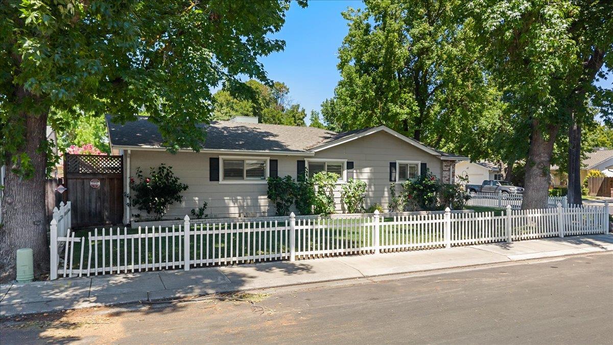 1013 Landee Way, Modesto, CA 95355