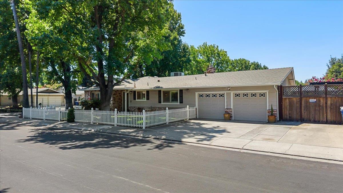 1013 Landee Way, Modesto, CA 95355