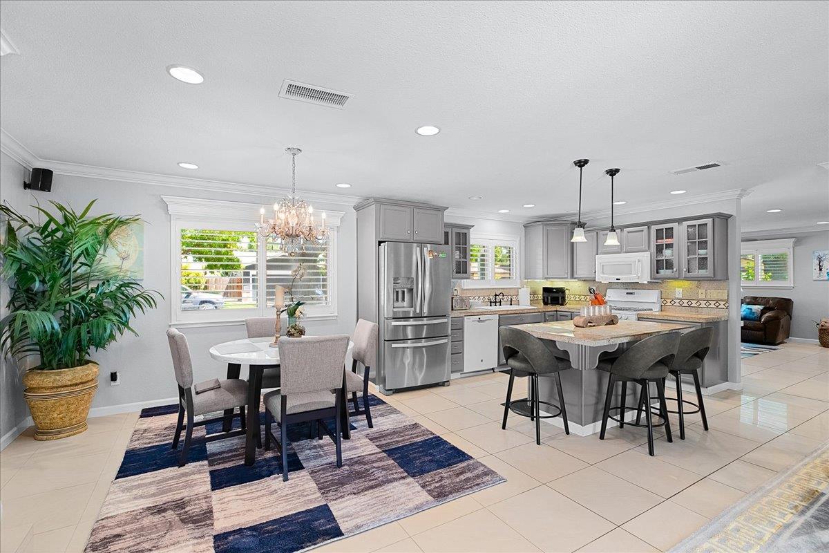 1013 Landee Way, Modesto, CA 95355
