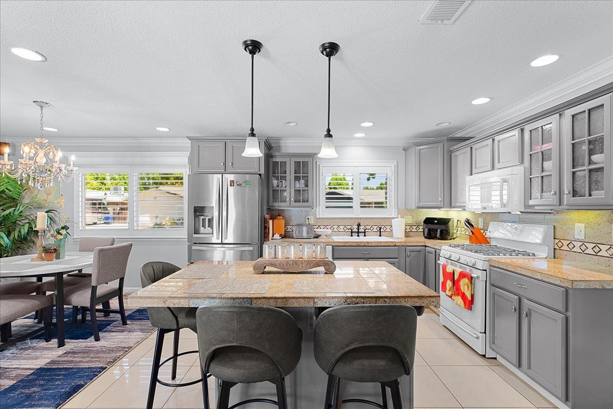 1013 Landee Way, Modesto, CA 95355