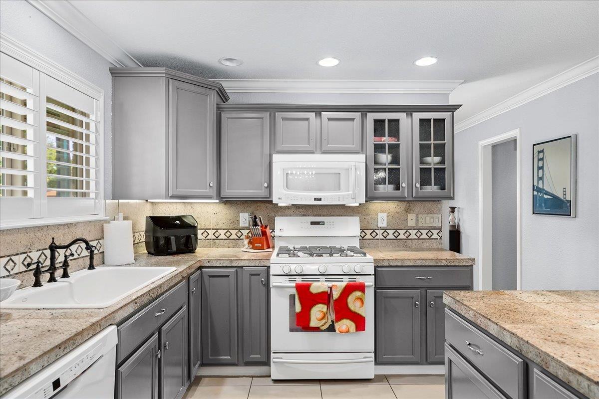 1013 Landee Way, Modesto, CA 95355