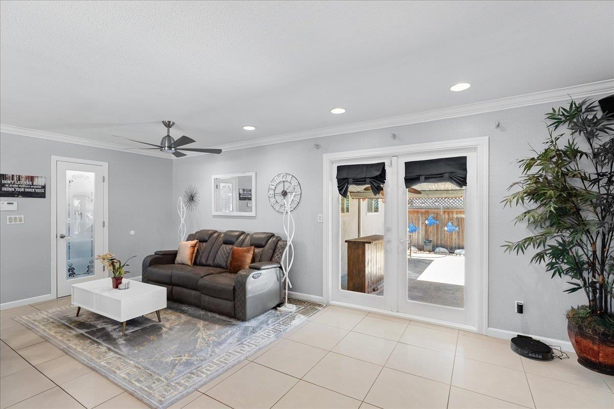 1013 Landee Way, Modesto, CA 95355