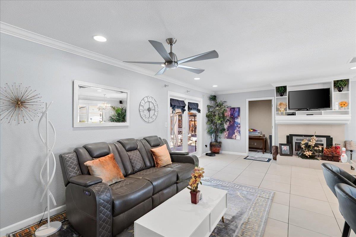 1013 Landee Way, Modesto, CA 95355