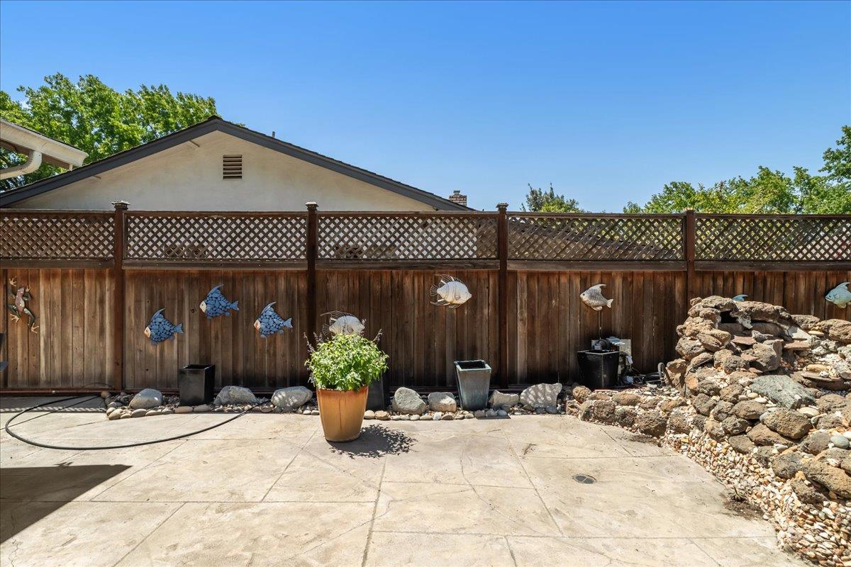 1013 Landee Way, Modesto, CA 95355