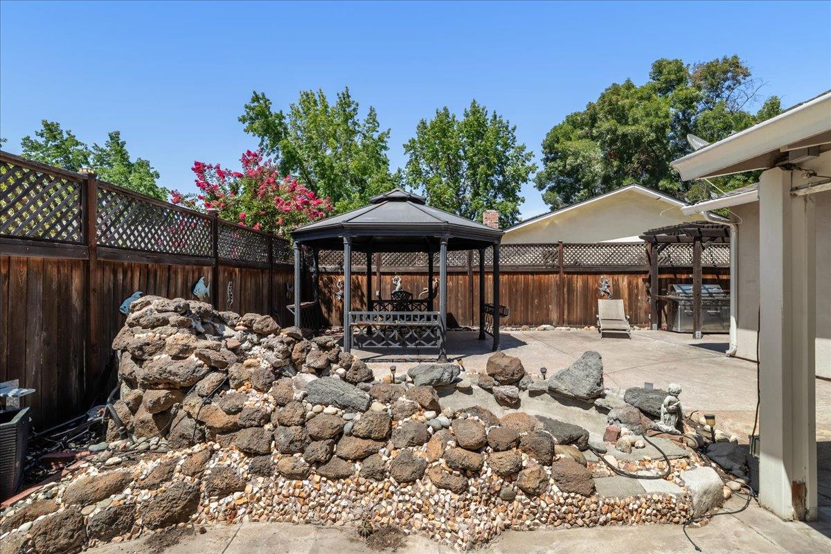 1013 Landee Way, Modesto, CA 95355