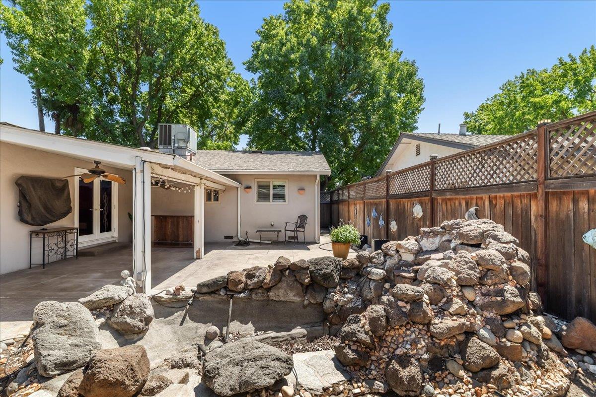 1013 Landee Way, Modesto, CA 95355