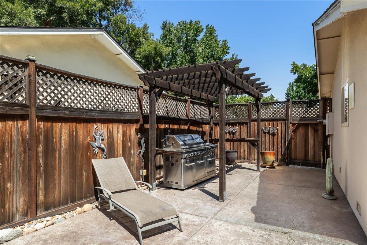 1013 Landee Way, Modesto, CA 95355